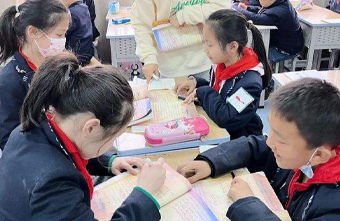 教师需要引导学生开辟语文学习生活的新世界--课改心得体会