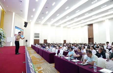 探索初中教育提质的难与易：2024年全国初中校长峰会圆满落幕