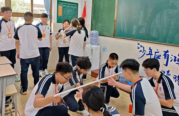 校长的“开学第一课”：派发“任务书”，还是点燃“心头火”？