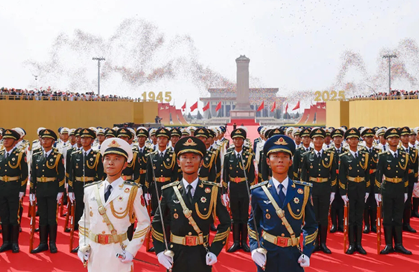 阅兵盛典：国家级“公开课”如何转化为学校“常态课”？