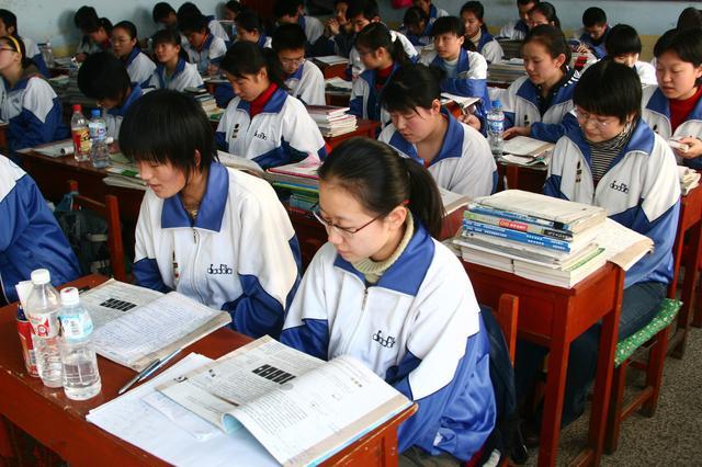 学校课改究竟解决什么实质性问题?小组合作学习实操性方法研讨