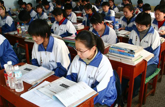 学校课改究竟解决什么实质性问题？小组合作学习实操性方法研讨