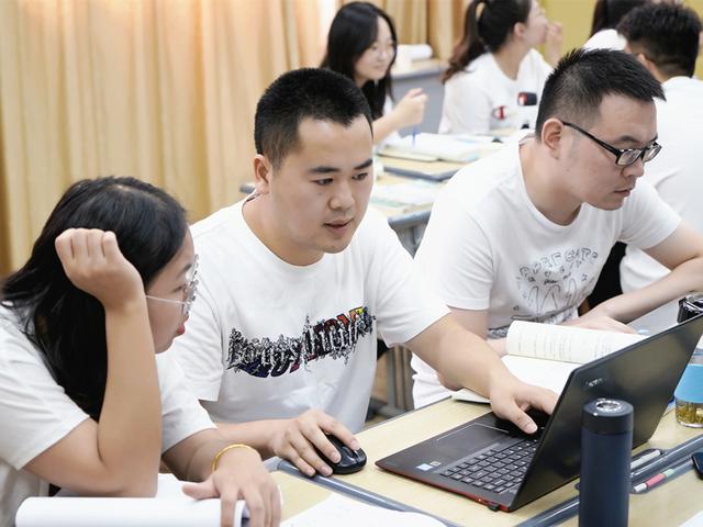 校长如何打造高效的课改核心团队？小组合作学习操作方法研讨