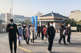 中小学骨干教师参观团走进苏州市吴江区盛湖学校观摩学习